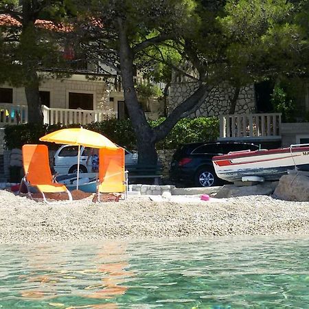 Apartments By The Sea Brela, Makarska - 16065 Kültér fotó